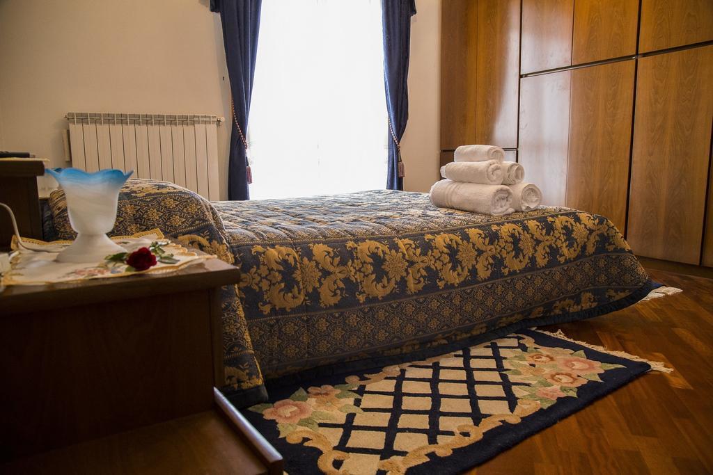 B&B Nuovo Paradiso Pescia Habitación foto